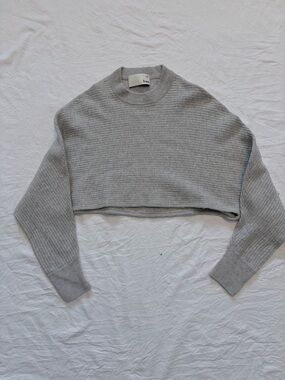 Wilfred Light Gray Ribbed Crewneck Sweater